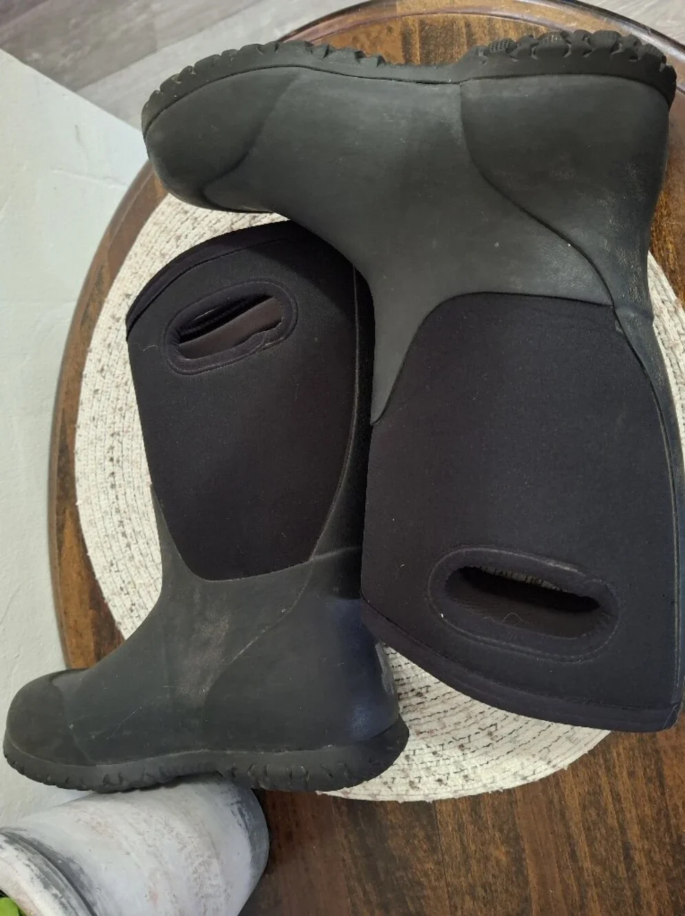 Bogs Black Pull-On Rain/Snow Boots Size 2.